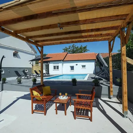 Дом отдыха Casa Mia With Pool Сукошан