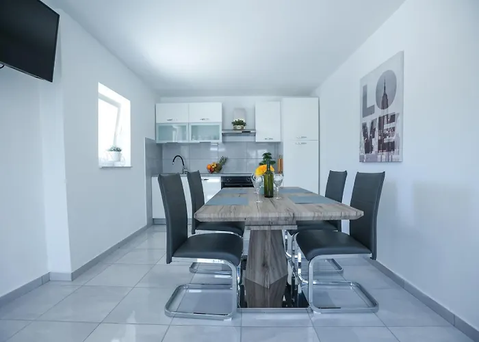 Casa Mia With Pool 펜션 *